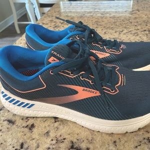 Brooks size 10 womens